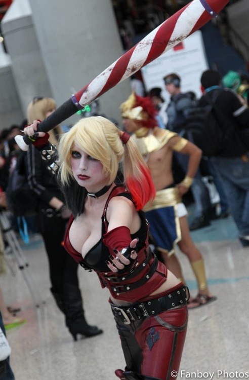 cosplay-and-costumes:  Harley Quinn