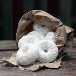 foodopia:  Classic Powdered Doughnuts