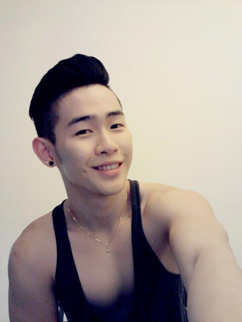 fuckyeahsgboys:  Mr Braxton Kok~ Cute Hottie from Malaysia~!I think he is super sexy!~