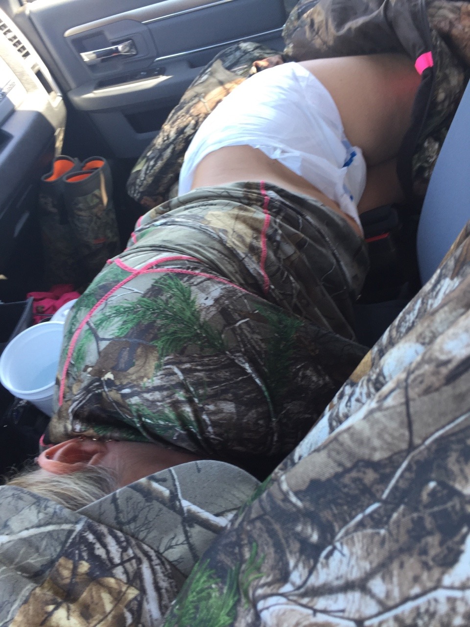 thebambinogirl:  Tired after a long morning of hunting. Daddy let’s me wear my