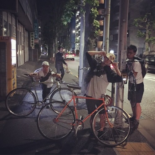 tempracycle: 昨夜の先輩後輩Nice Messenger達。 #messlife #messenger #bikemessenger #keirin #njs #tokyo #japan 