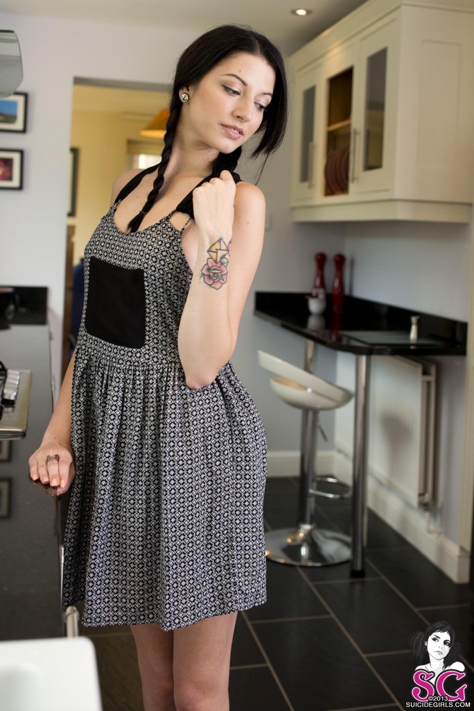 altmodelgirlcrush:  Missfernandez Suicide