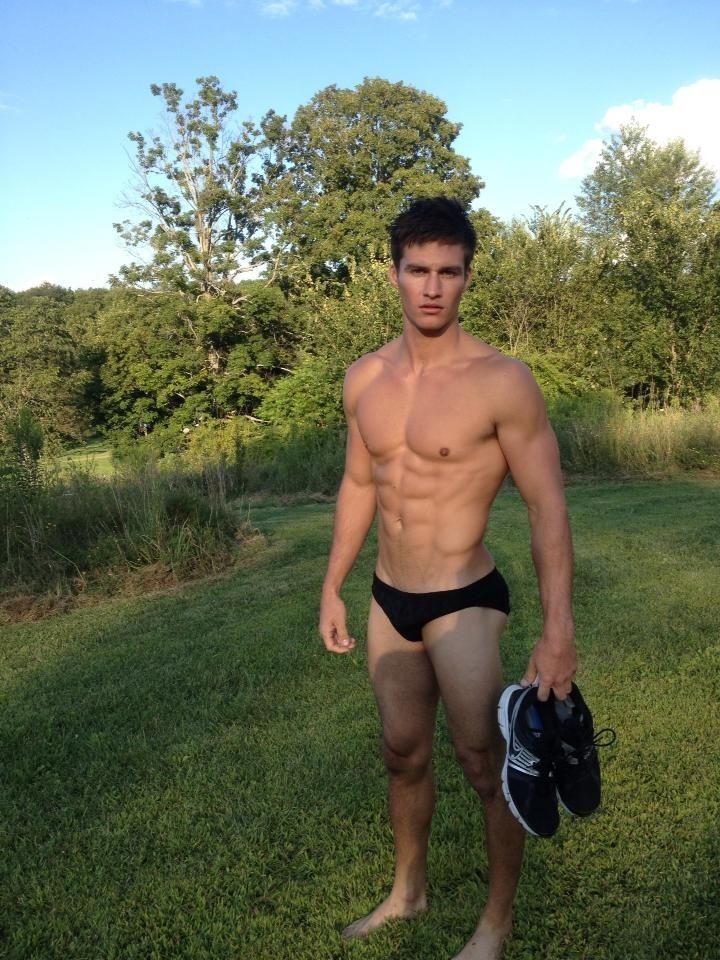 meniloveat5280:  Follow for over 70,000 examples of The Art of Man. tumblr batch