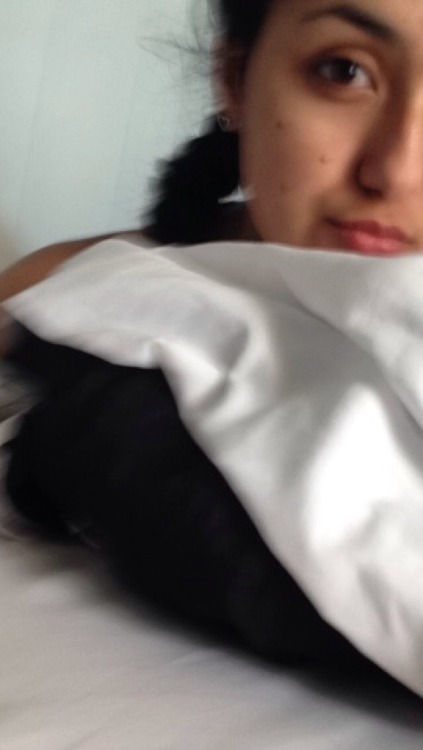 hispani: blurry pics and white sheets really add to my art / angel aesthetic