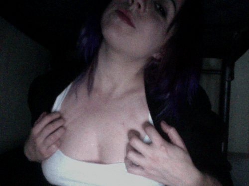 sadisticlugosi:  Midnight Boredom.  :o wooow pretty