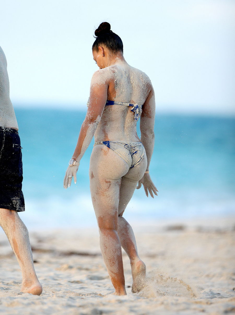 freshblackwomen:  Mel B: I want her!