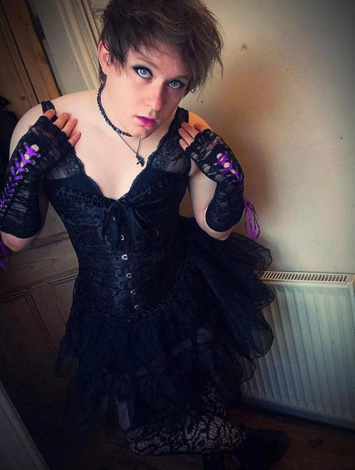 bustiers-and-corsets:My first corset arrived! Beautiful sissy… MWAH !!!