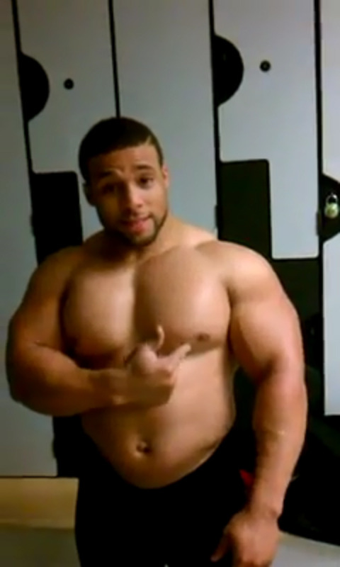 biglars21: drwannabe:  bast10n:  Jovann Rushing  AKA Yohon  look at that chest  ​Jovann