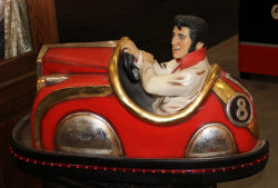 gothabilly-kitty:  Elvis Bumper Car by boogster11 