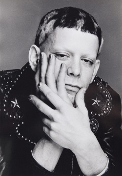 thegoldenyearz:Lou Reed photographed by Francesco