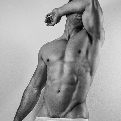 Too much rawesomeness, I can&rsquo;t even stand it. I&rsquo;d look away, as well. Stunner @t