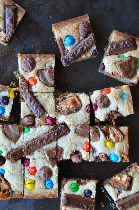 Leftover Halloween Candy Blondies - Sweet Tooth Girl