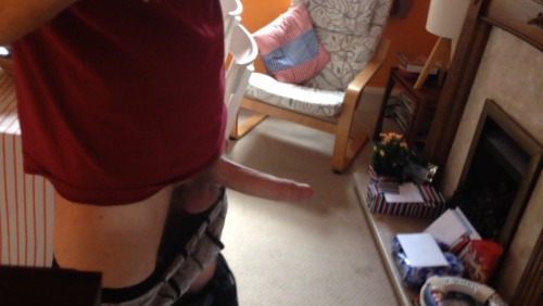 billgreesh:  I need a hot guy on their knees!  yes please