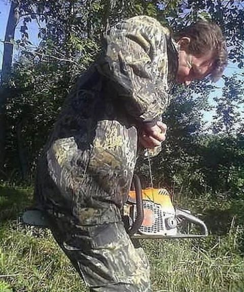 Porn How not to start or work on a chainsaw. photos