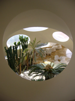 smallspacesblog:  PALAIS BULLES 