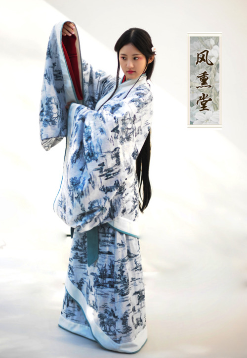 traditional chinese fashion, hanfu. type: quju. 风熏堂