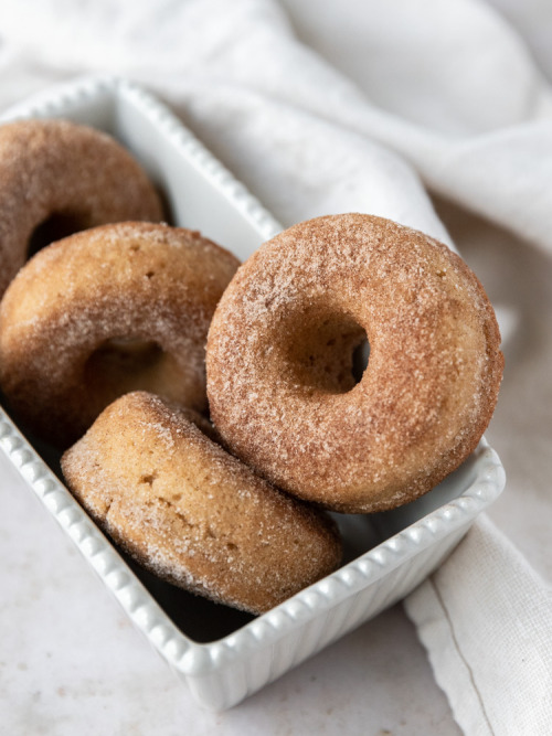 Fullcravings:  Cinnamon Sugar Donuts