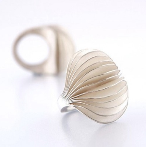 Marisanna Multamaa, “Lumo” (Charm) ring, in sterling silver with acidified surface. | De