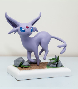 ladyjoyceley:  Espeon sculpture made by me Photographed