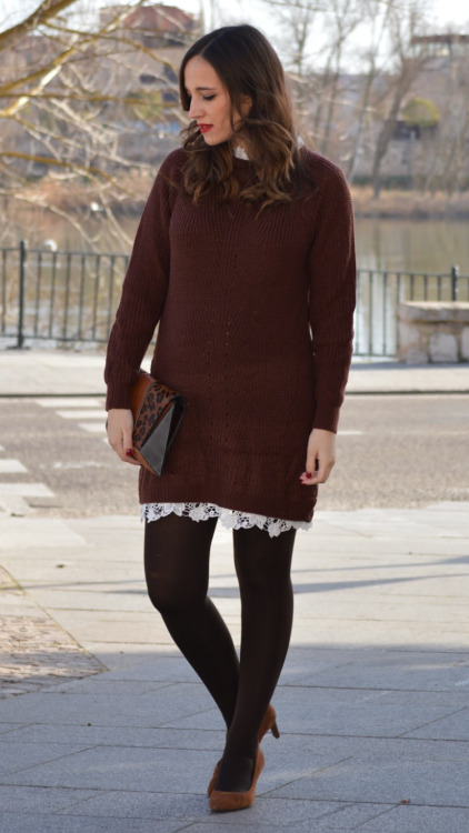 View more pictures at Fashion Tights As first seen on blog 1000 maneras de vestir: Brown dress She i