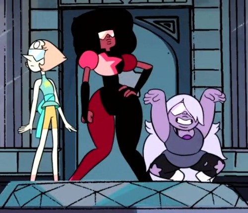 princesssilverglow: The Crystal Gems. Now with 10 times more shades. Now back to more Garnet without shades.   fabulous~ X3