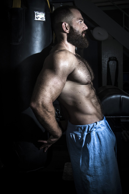 myfavoritemusclemen:  http://myfavoritemusclemen.tumblr.com/archive 