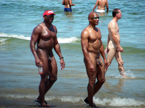 NakedMenInGroups