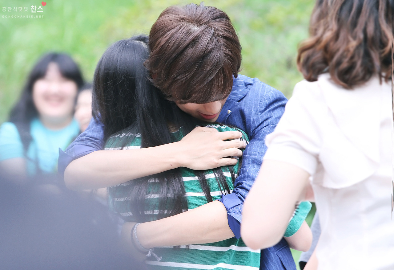 bethe1all4one:  140720 Inkigayo Mini Fanmeet | © chancedo not edit, remove logo