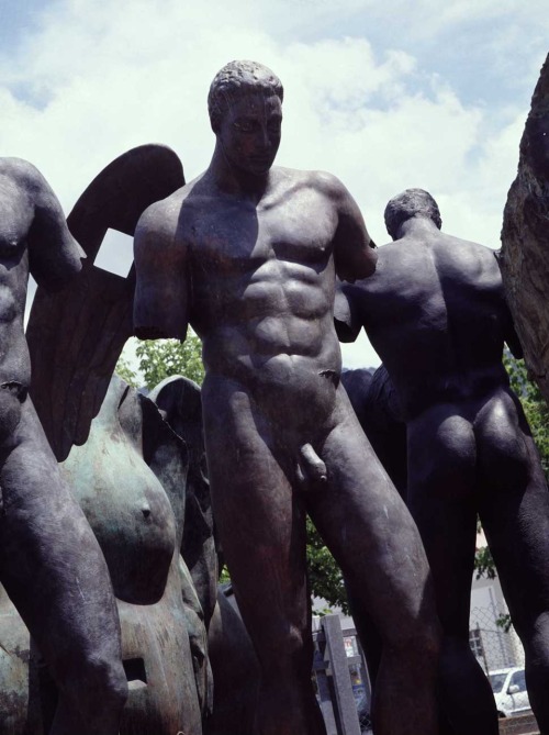 ganymedesrocks:  seducingeros:  Igor Mitoraj 1944 - Polish Figurative sculptor  German-born Igor Mitoraj (1944 – 2014) was a Polish artist,was a monumental sculptor, who set his classicism combining technical ability with a certain postmodern malaise