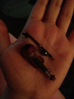 tempestpaige:  my mom has a tiny violin she