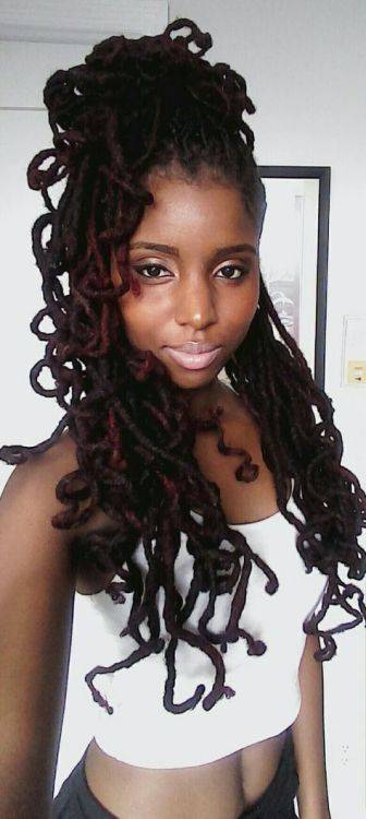 naturalhairqueens:  Her NATURAL dreads!