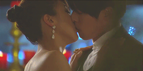 Koreans Kissing