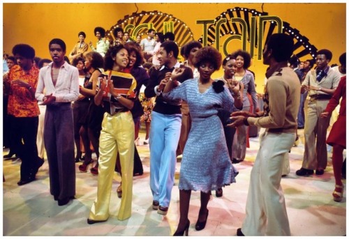 oldschool-vintageretro: Soul Train, 1970s. Good times. 