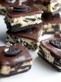 do-not-touch-my-food:  Oreo Cheesecake Bars
