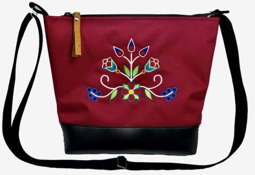 bag, Nishiin Designs (Sagkeeng FN)