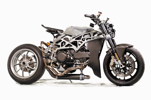 SCM 1.0 Ducati Monster 900 SS by Simone Conti.Photos by Fabrizio Grioni.More bikes here.