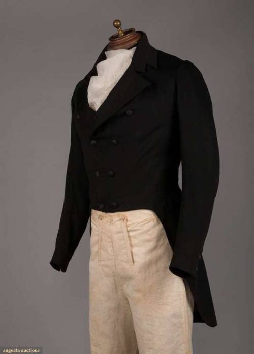 historicaldress:GENT’S TAIL COAT, 1830sblack wool frock coat w/ pockets in tails lined w/ tan & 