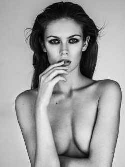 Iluvskinnybitches:  Lada Kravchenko  L  One Model Management  L  Ig:@Lada_K