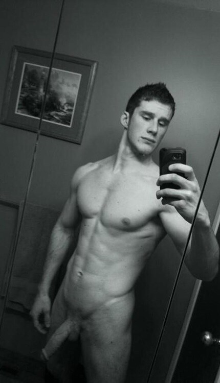 naked-guy-selfies:  He looks like a giant in many ways ;)  Click here for cute euro