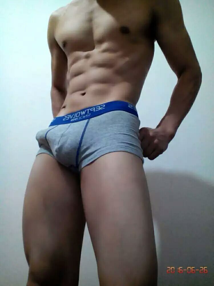 matthewinsh:  Do remember this hot guy. Jeff, he just show me some new photos. Continue