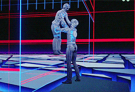 homeboiram:  hugatreeortwo:  Tron (1982) + Hugs  Hugs + Tron: Legacy here   Yeah I’ve reblogge