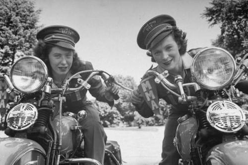 indypendent-thinking:  Off to the Races, 1947