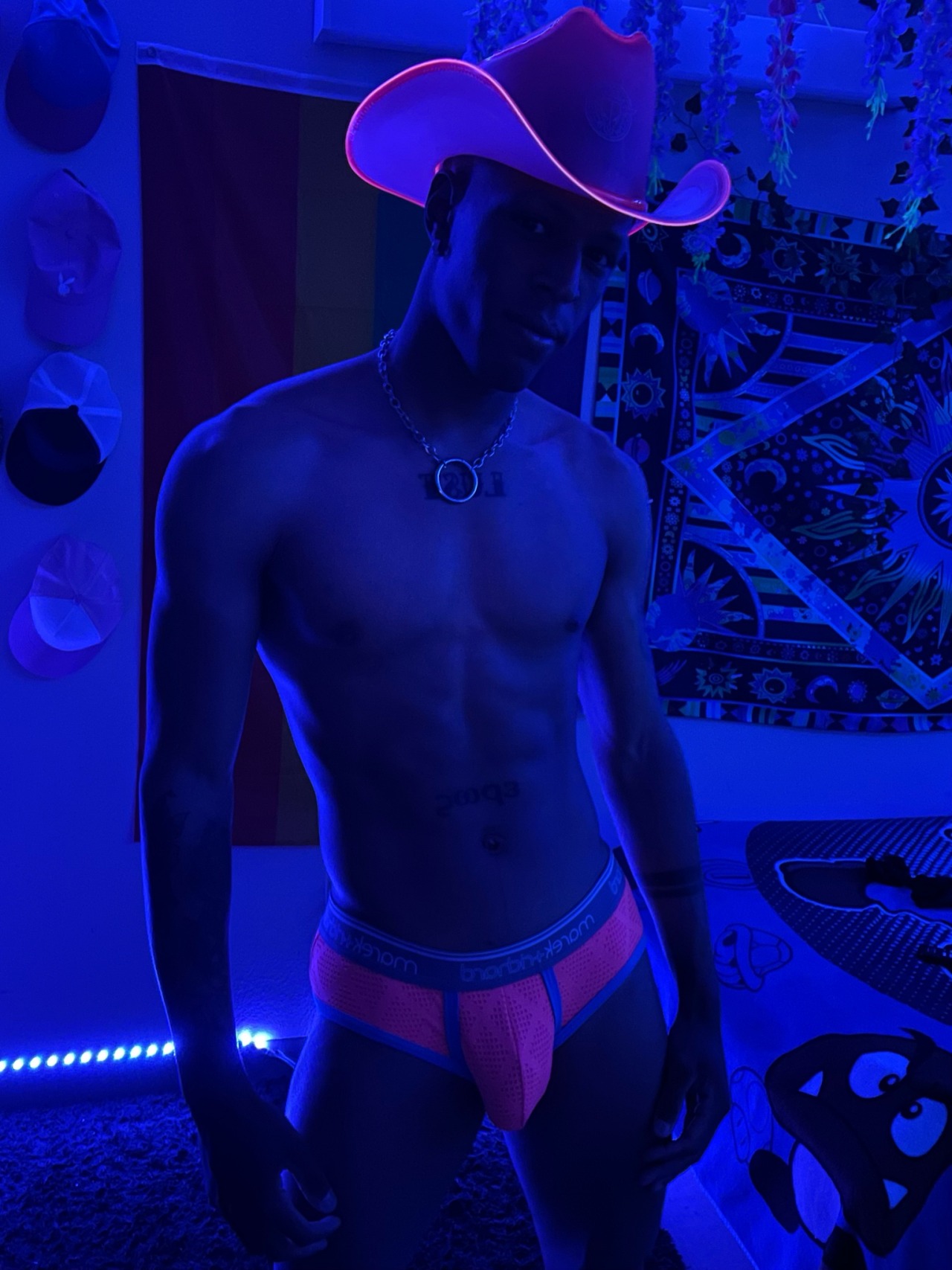 twunkpunkhexx:Ride me cowboy 