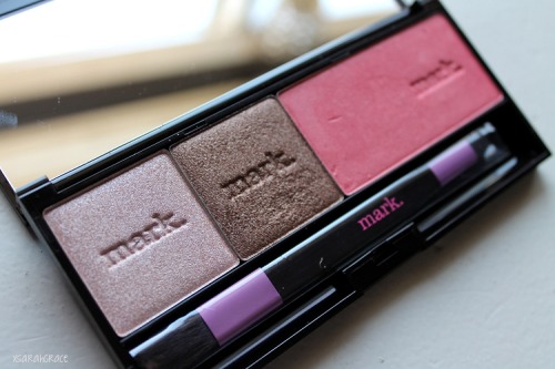 sarahgracebeauty: This is a cute little customizable palette from Mark that I made. These are i-Mark