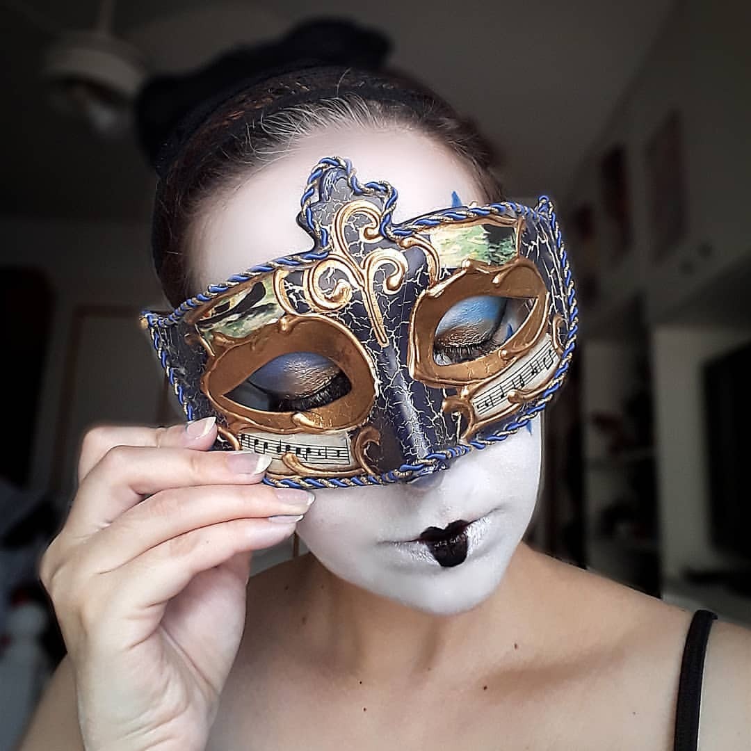 Enjoy Carnival
#carnival #mask #harlequinade #gold #blue #sad #clown #piorrot #palhaço #mascarade #makeup #maquiagem #carnaval #ouro #dourado #azul #mascara #brazil #saopaulo