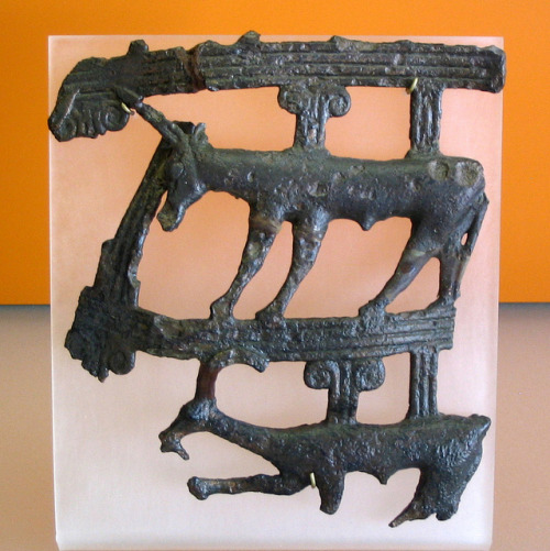 haru-mejiro:1. Bronze stand of Cypriot type originally having four meshwork legs with animal represe