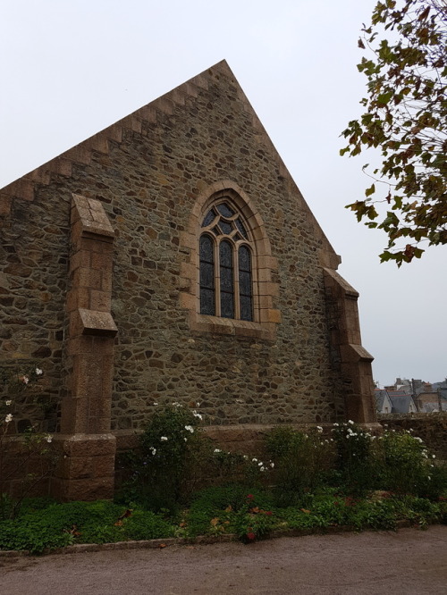 timebird84: Église Saint-Jacques, Perros-Guirec, France This church was one stop on the route