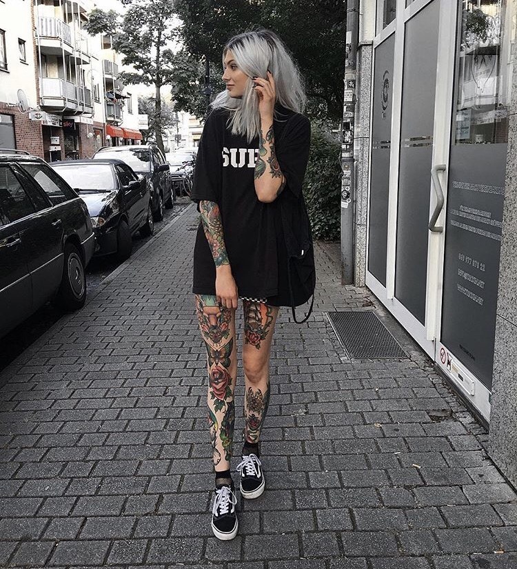 torileighhall:  Instagram: internetxdoll