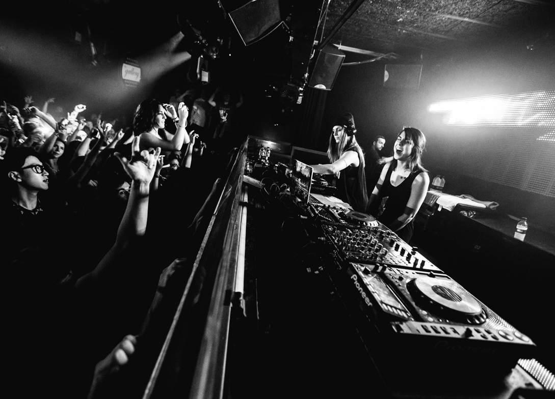 assassinx15:  phillykrew:  Jahan and Yasmine at Ministry of Sound   They’re not