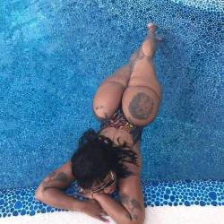 groceryondemand:  #cherokeedass  BOOTYFUL